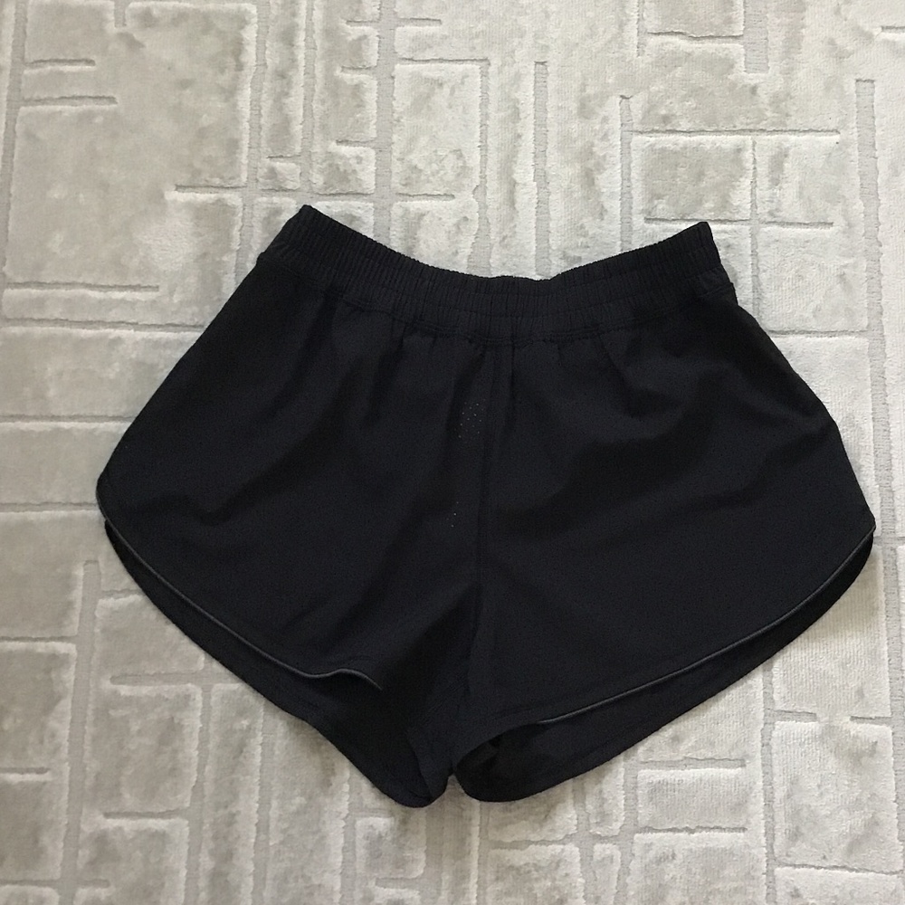 Lululemon Surefire Shorts 3” - Picture 4 of 7